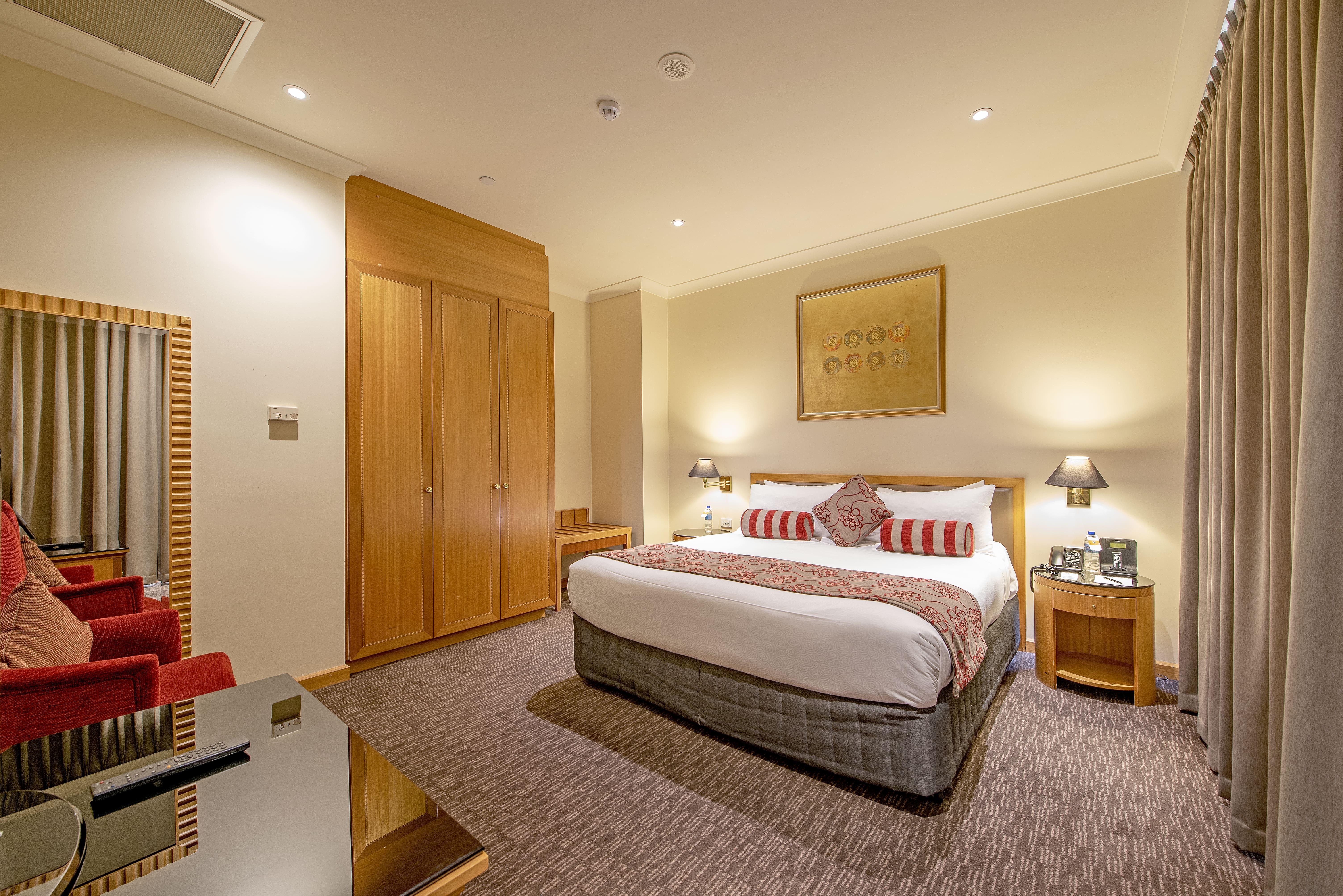 Duxton Hotel Perth Esterno foto A bedroom at the hotel