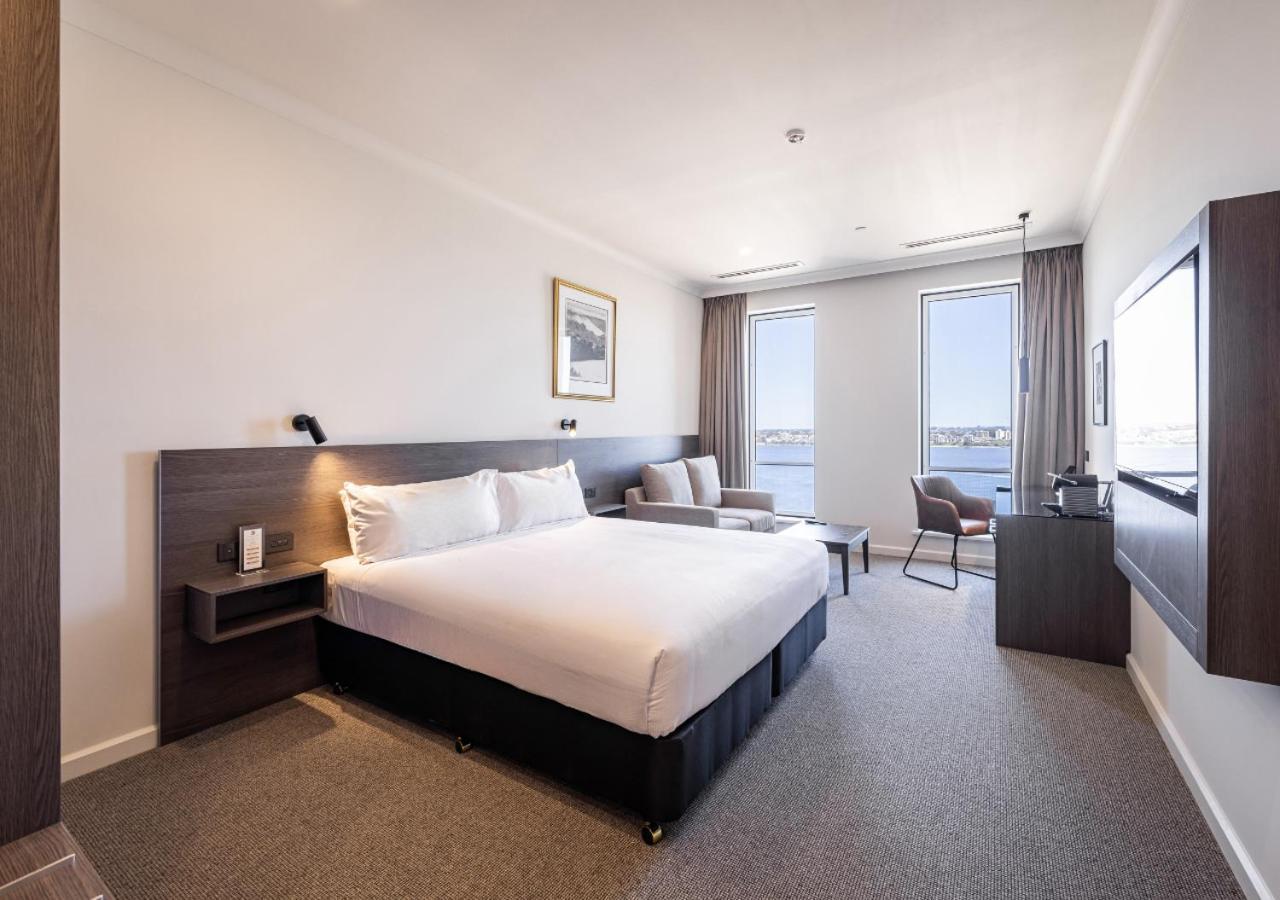 Duxton Hotel Perth Esterno foto A room at the hotel