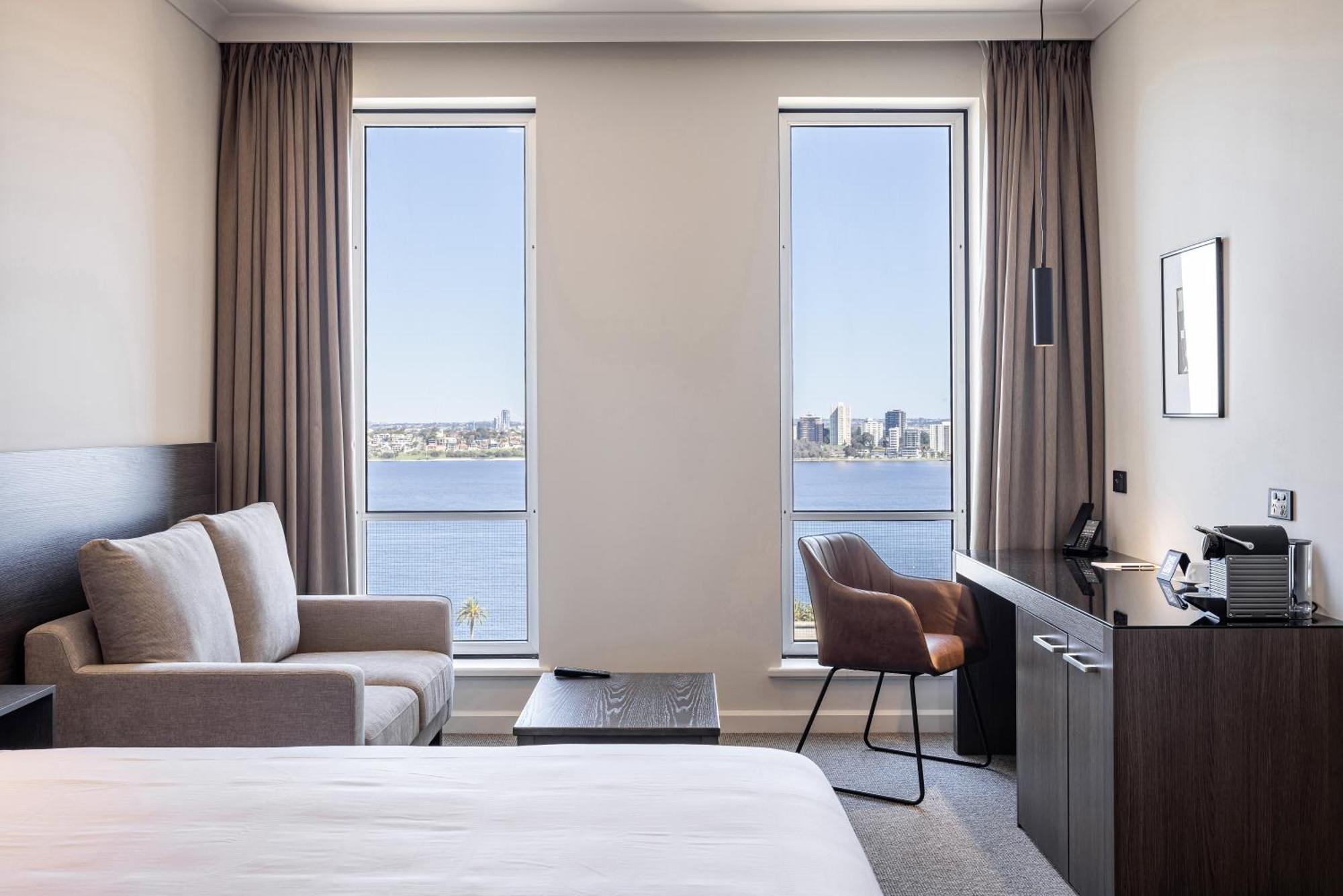 Duxton Hotel Perth Esterno foto A room at the hotel