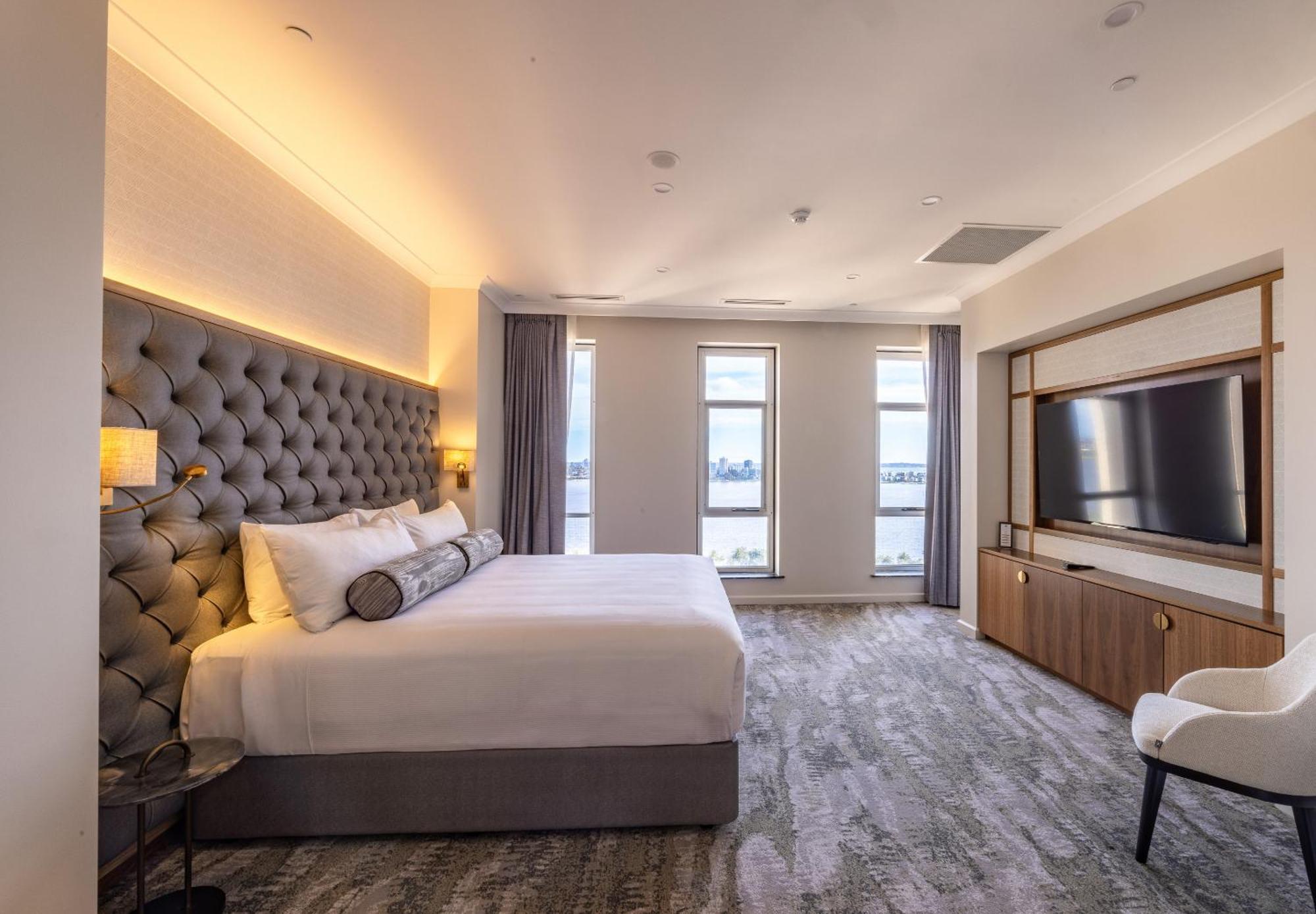 Duxton Hotel Perth Esterno foto A bedroom at the hotel